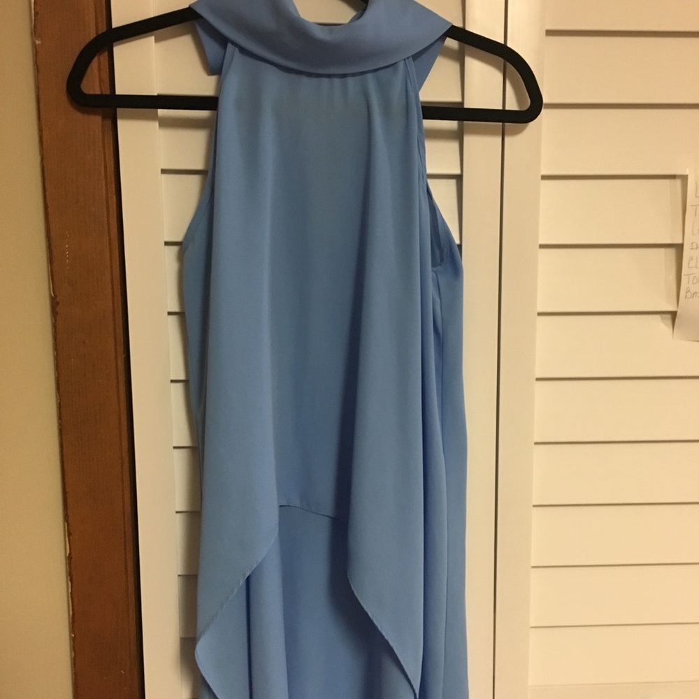 Pretty collared top with pearl button closure